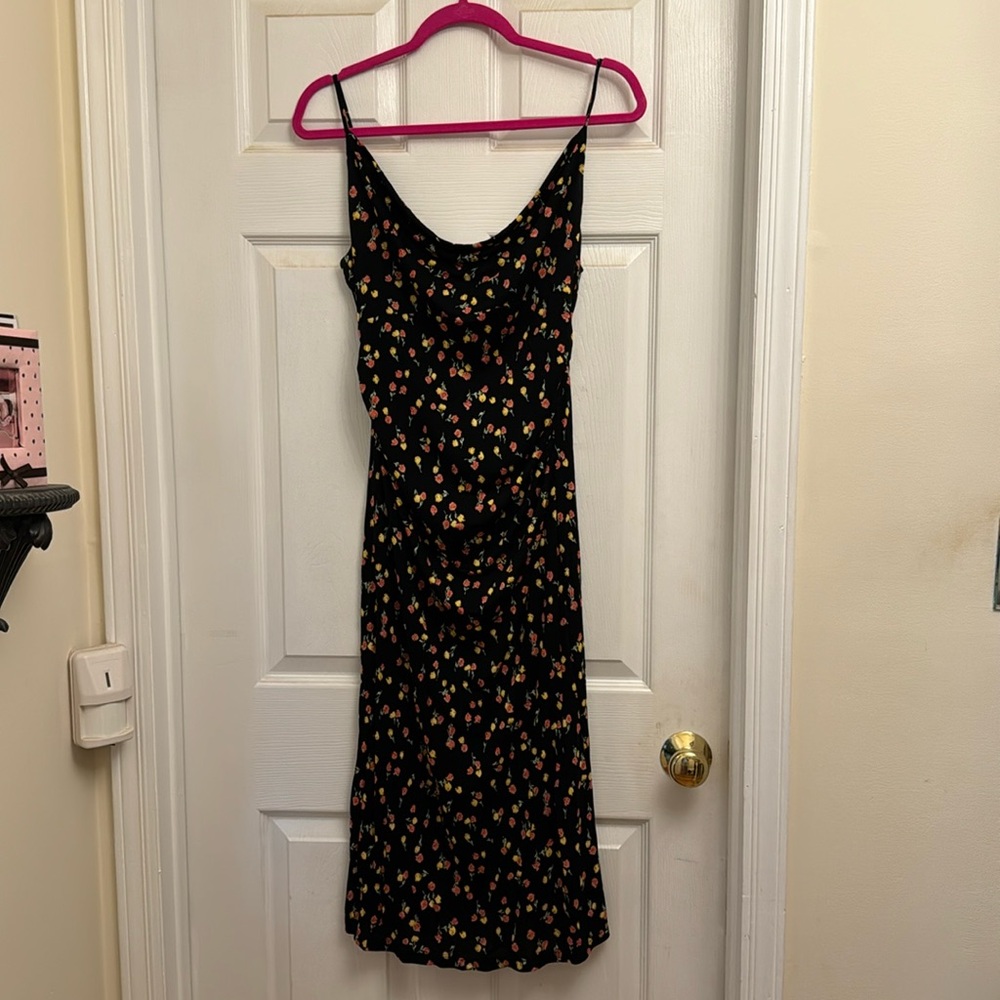 Bebe size medium black & floral midi/maxi dress 🌼🌸